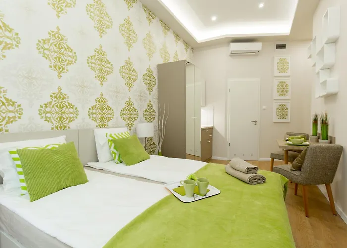 Colours בודפשט